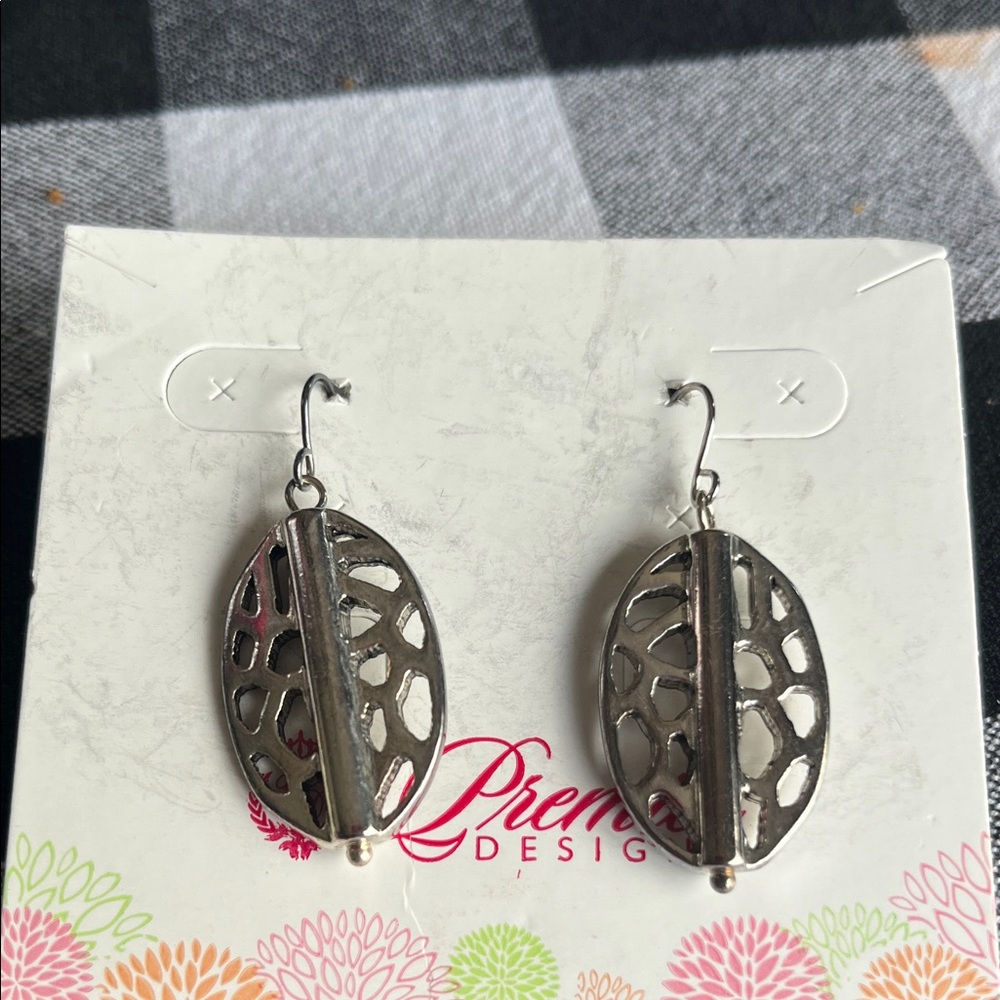 Premier Designs Silver Leaf Earrings